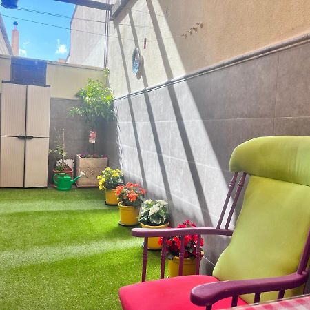 グラナダCasa Ideal Familias Y Grupos Con Balcones Exterior Soleada Patios Cerca Alhambra, Sierra Nevada, Rio Genil, Lancha Del Genil, Parque Llano Y Reloj Del Sol Con Barbacoas, Campo De Futbol, Circuito Gimnasiaアパートメント エクステリア 写真