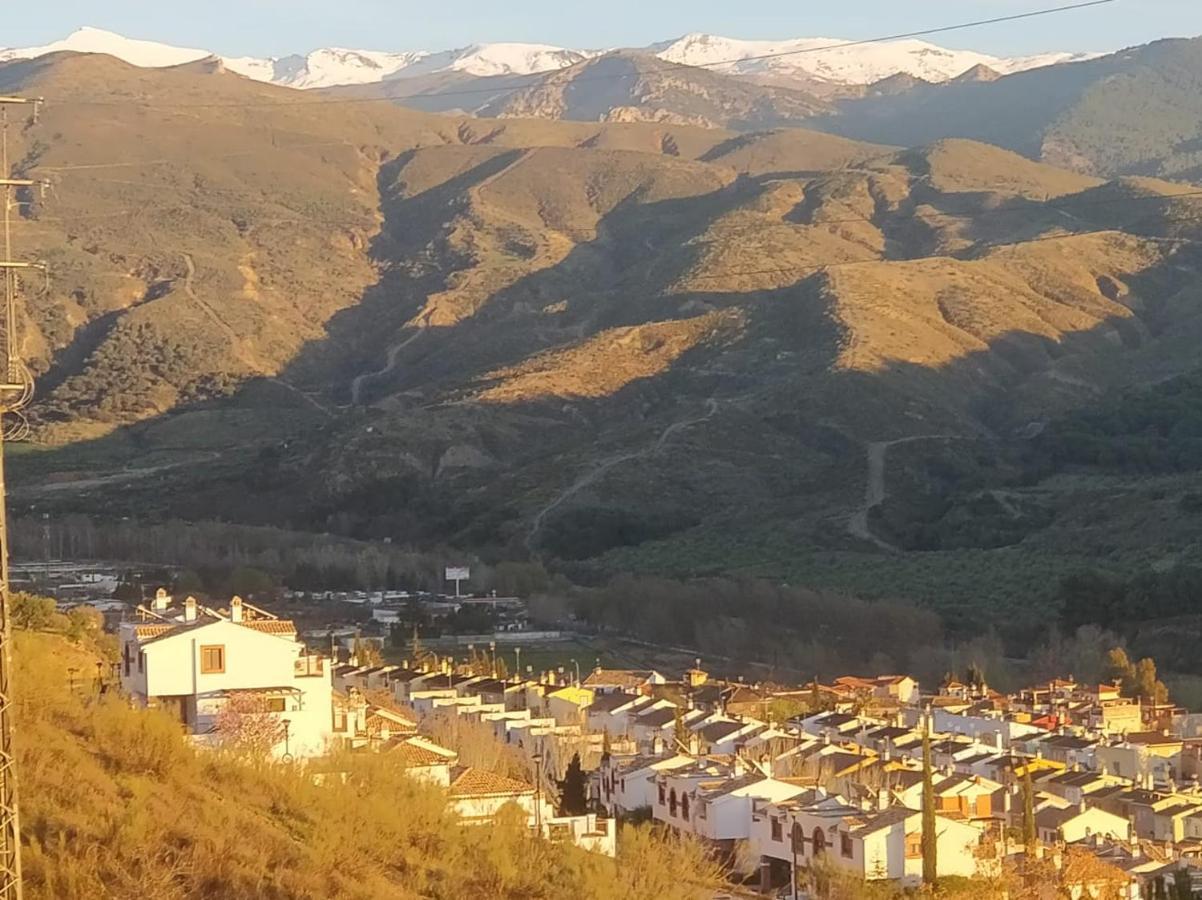グラナダCasa Ideal Familias Y Grupos Con Balcones Exterior Soleada Patios Cerca Alhambra, Sierra Nevada, Rio Genil, Lancha Del Genil, Parque Llano Y Reloj Del Sol Con Barbacoas, Campo De Futbol, Circuito Gimnasiaアパートメント エクステリア 写真