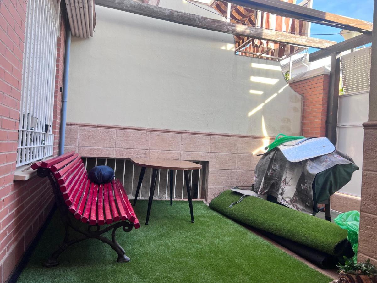 グラナダCasa Ideal Familias Y Grupos Con Balcones Exterior Soleada Patios Cerca Alhambra, Sierra Nevada, Rio Genil, Lancha Del Genil, Parque Llano Y Reloj Del Sol Con Barbacoas, Campo De Futbol, Circuito Gimnasiaアパートメント エクステリア 写真