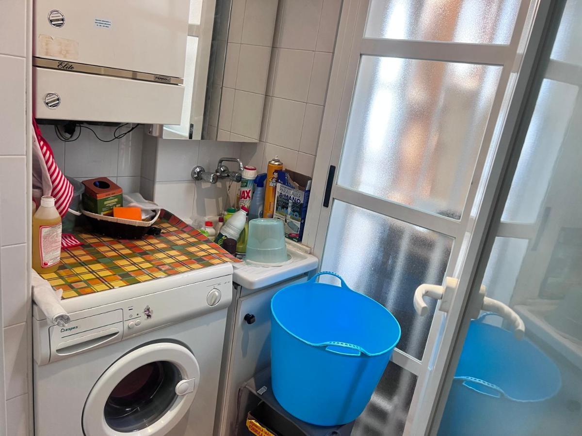 グラナダCasa Ideal Familias Y Grupos Con Balcones Exterior Soleada Patios Cerca Alhambra, Sierra Nevada, Rio Genil, Lancha Del Genil, Parque Llano Y Reloj Del Sol Con Barbacoas, Campo De Futbol, Circuito Gimnasiaアパートメント エクステリア 写真